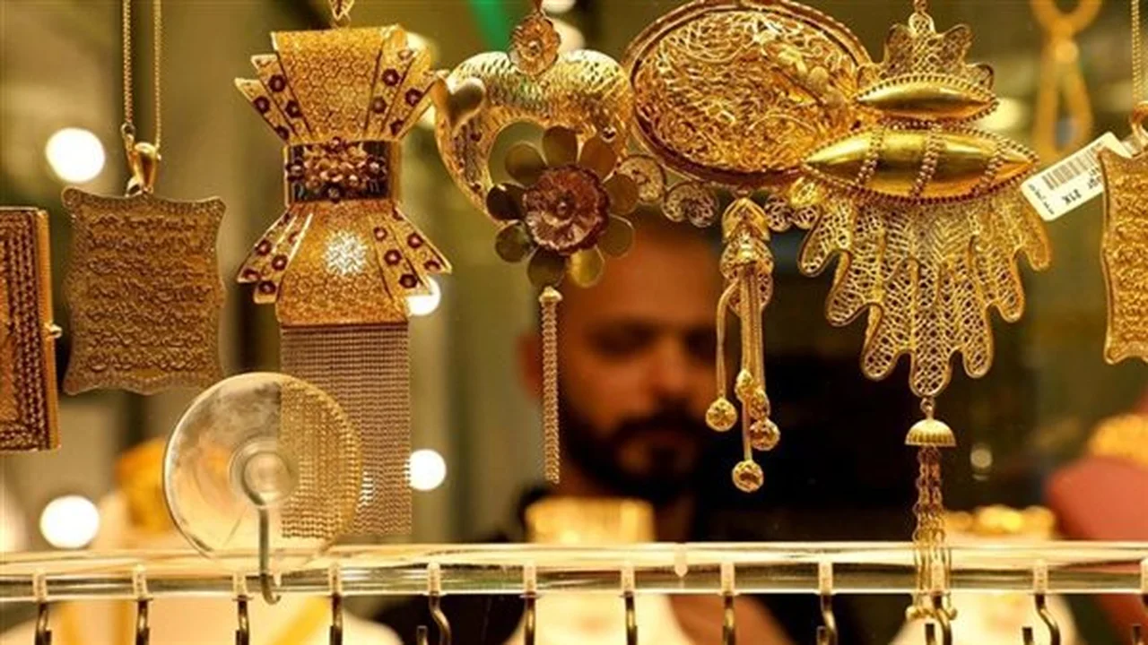 سعر الذهب عيار 21 يقفز إلى 7100 جنيه في الأسواق المصرية اليوم